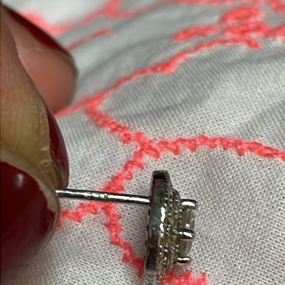 Diamond studs - Picture 4 of 6